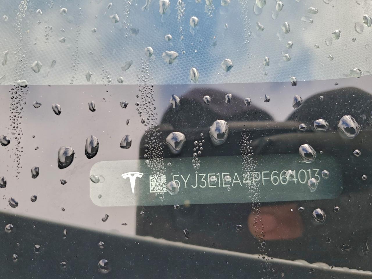 Tesla Model 3 Image 8