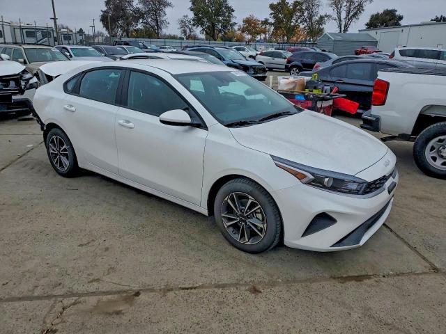 Kia Forte Lx Image 4